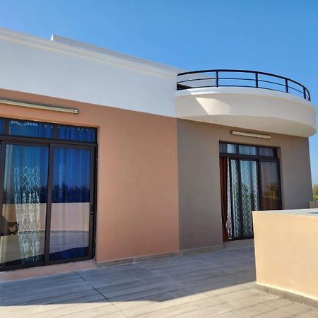 Ocean Heaven Hotel 马哈赞加 外观 照片