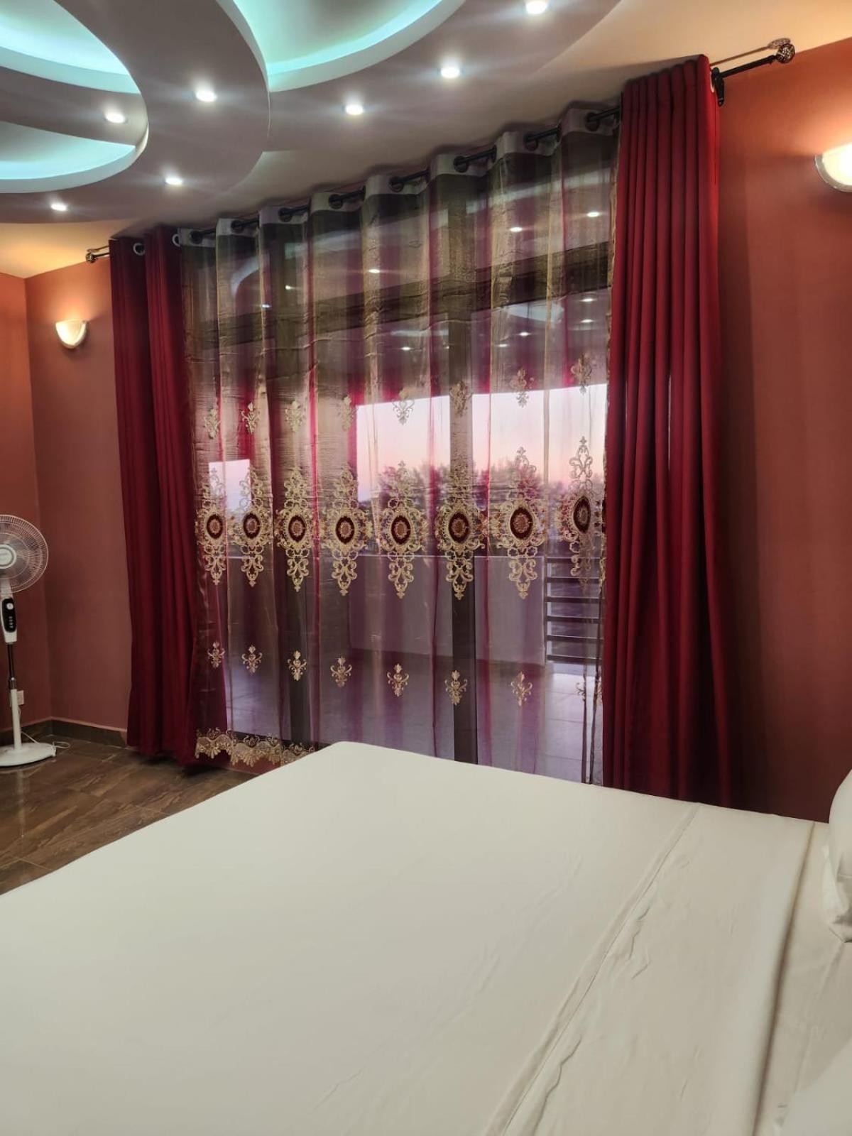 Ocean Heaven Hotel 马哈赞加 外观 照片