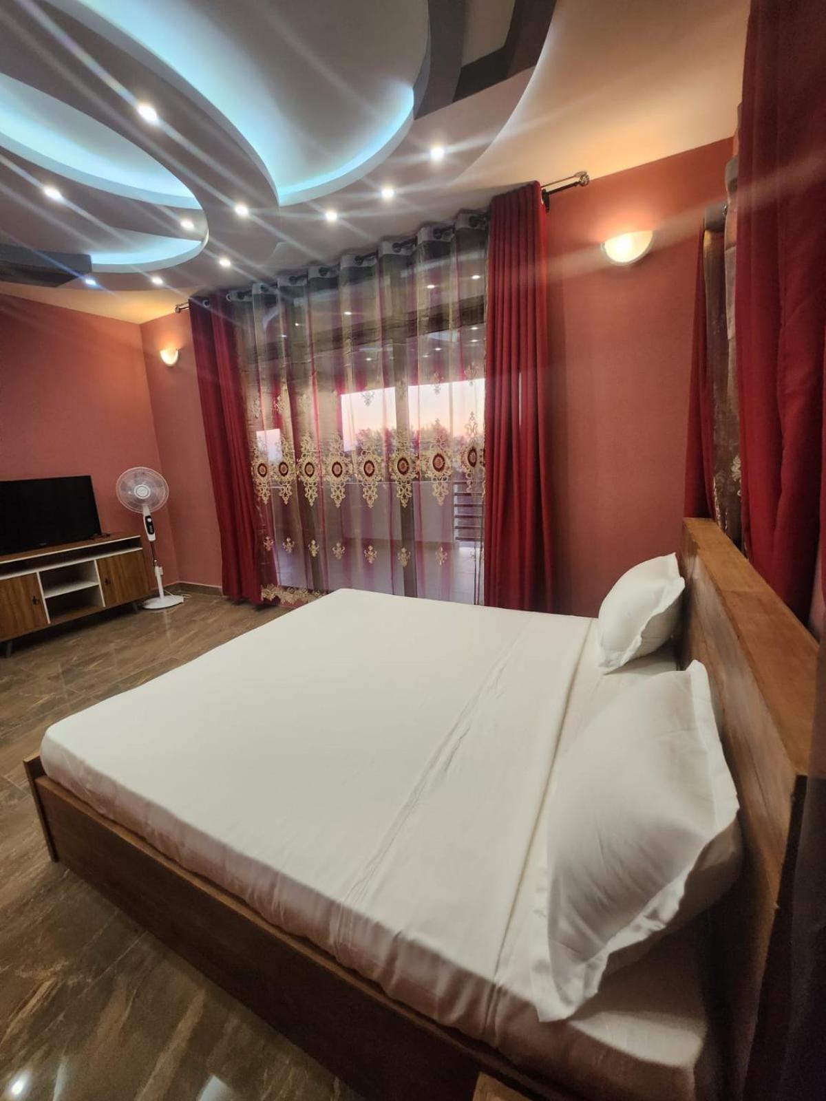 Ocean Heaven Hotel 马哈赞加 外观 照片