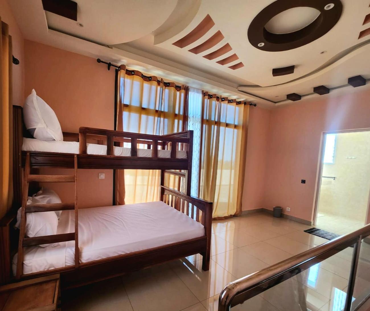 Ocean Heaven Hotel 马哈赞加 外观 照片