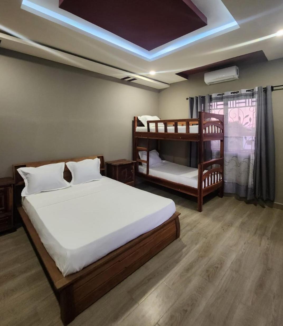 Ocean Heaven Hotel 马哈赞加 外观 照片